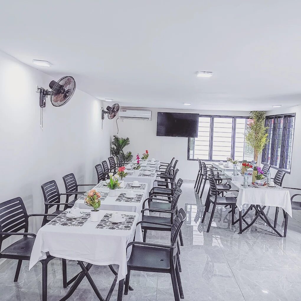 Salle de restaurant du Lewegri Hôtel